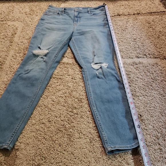 Old Navy Rock Star Extra High-Rise Super Skinny Distressed Jeans Medium Wash - Picture 6 of 10